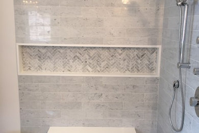 Inspiration for a modern bathroom remodel in Toronto
