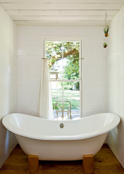 カントリー 浴室 by Jessica Helgerson Interior Design