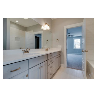 Nashville Quartz with White Bathroom Designs for Modern Elegance