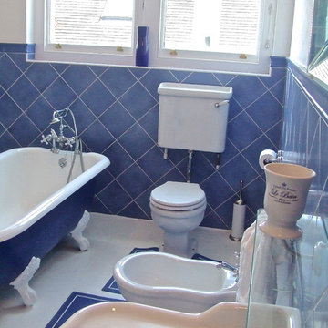 'Toile de Jouy' Bathroom