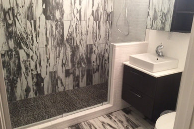 Inspiration for a modern bathroom remodel in Louisville