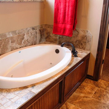 traditional bath with tile and woodwork