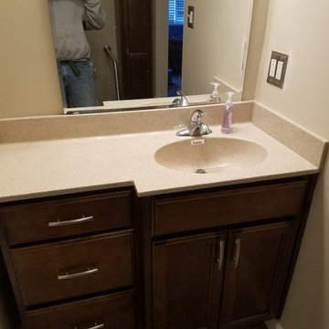 Traditional Bathroom with all the fixings!
