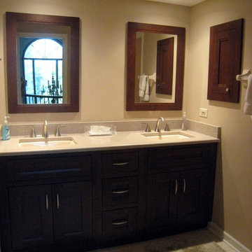 Traditional bathrooms in Long Grove, IL