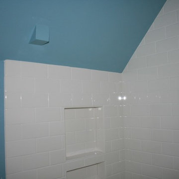 Traditional Ceramic Subway Tile Bathroom 001