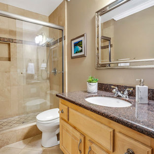 75+ Bäder mit Travertinfliesen und bunter Waschtischplatte Ideen