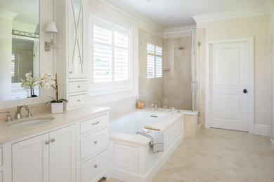 ローリーにあるトラディショナルスタイルのおしゃれな浴室の写真