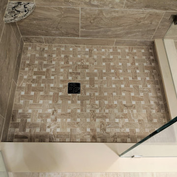 Traditional Master Bathroom