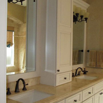 Traditional style master bathroom