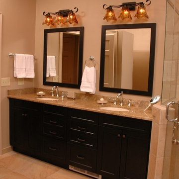 Traditional Sycamore Township Bath