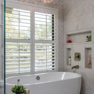 Inspiration for a timeless bathroom remodel in Tampa