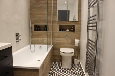 Inspiration pour une salle de bain design.