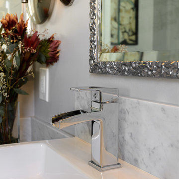Transitional Chrome Sink Faucet with Detailed Textured Mirror Frame