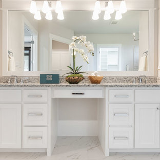 75+ Bäder mit Schieferfliesen und bunter Waschtischplatte Ideen