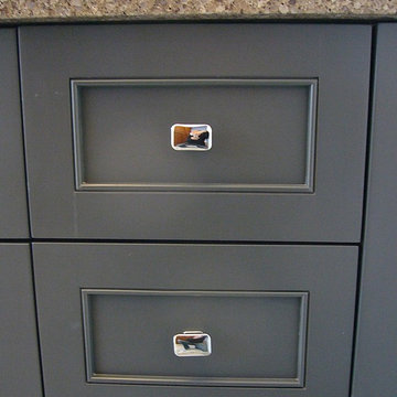 TRANSITIONAL STYLE - Flat Inset Drawers