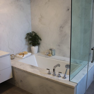 Transitional White Marble Tub