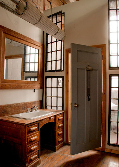 Rustic Bathroom by Lucid Interior Design Inc.