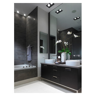 TRENDS Blanc Noir Contemporary Bathroom New York by