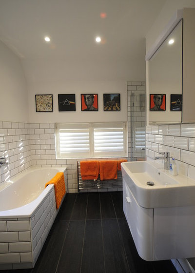 Contemporary Bathroom by Riach Architects