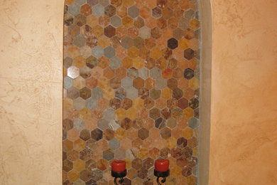 ミルウォーキーにある地中海スタイルのおしゃれな浴室の写真