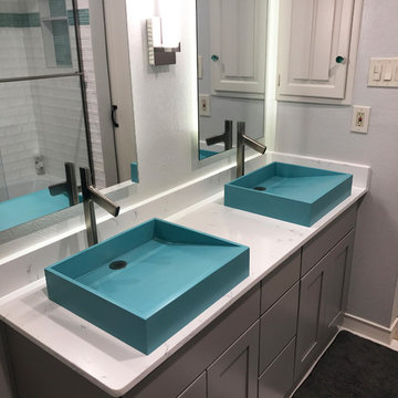 Tween Jack and Jill Bath with Colorful Sinks