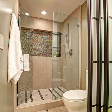 Unfolding Privacy Guest Bathroom