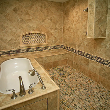 Up Scale Tub and Shower, Tiled Shower