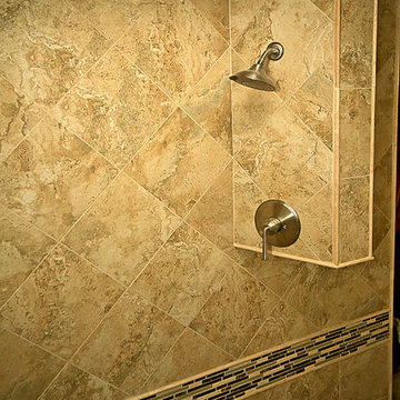 Up Scale Tub and Shower, Tiled Shower