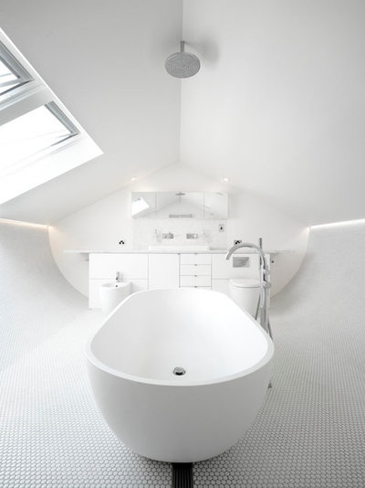 Contemporary Bathroom by Carter Williamson Architects