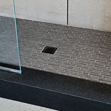 Urban Zen Spa Bath