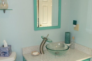 ポートランド(メイン)にあるトラディショナルスタイルのおしゃれな浴室の写真
