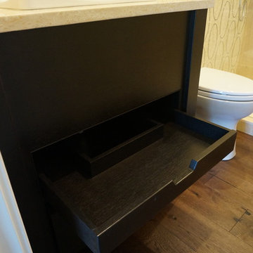 Vanity with pull out storage drawers