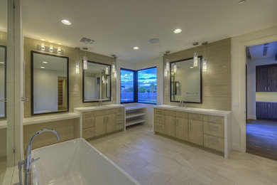 Design ideas for a contemporary bathroom in Phoenix.