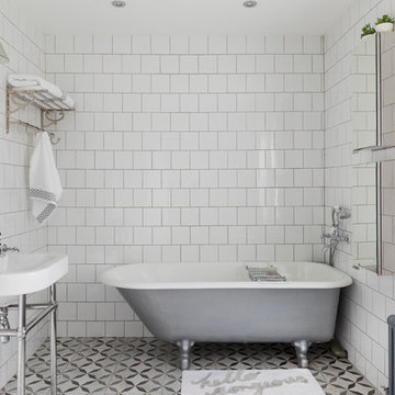 Victorian Bathroom, Queens Park by Born & Bred Studio