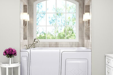 ボイシにあるヴィクトリアン調のおしゃれな浴室 (ドロップイン型浴槽) の写真