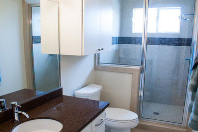 Inspiration for a modern bathroom remodel in Austin