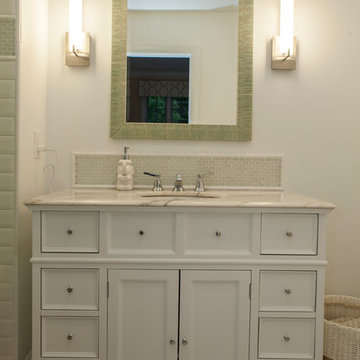 Villanova, PA : Bathroom with Multi Drawer Vanity