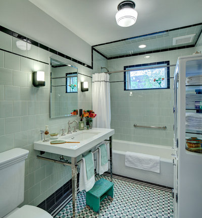 クラフツマン 浴室 by Tracey Stephens Interior Design Inc