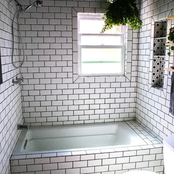 Vintage Black and White Bathroom
