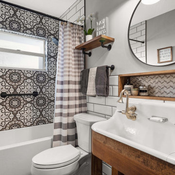 Vintage meets Industrial - Guest Bath