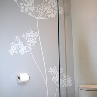 Bathroom - modern bathroom idea in San Francisco