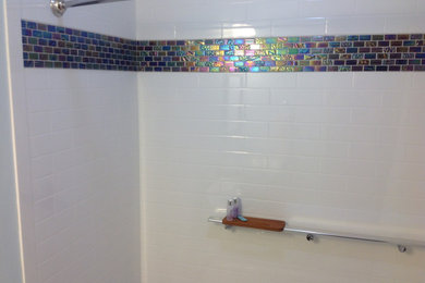 ウィチタにあるおしゃれな浴室の写真
