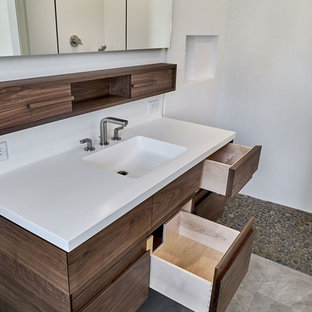 75+ Bäder mit braunen Schränken und Steinplatten Ideen & Bilder - Juli