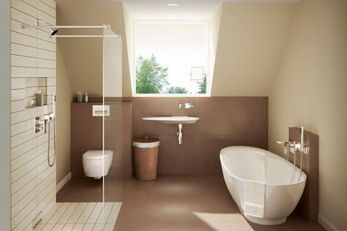 Пример оригинального дизайна: маленькая главная ванная комната в стиле модернизм с подвесной раковиной, отдельно стоящей ванной, душем без бортиков, инсталляцией, разноцветной плиткой, каменной плиткой и бежевыми стенами для на участке и в саду
