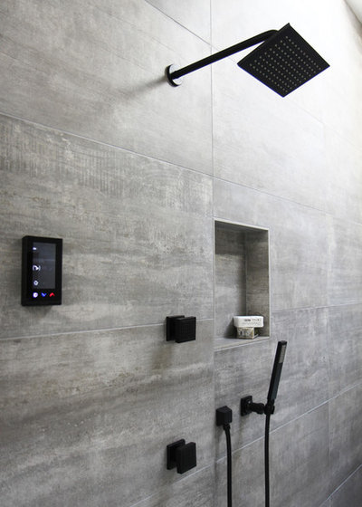 Contemporary Bathroom by Change Your Bathroom©