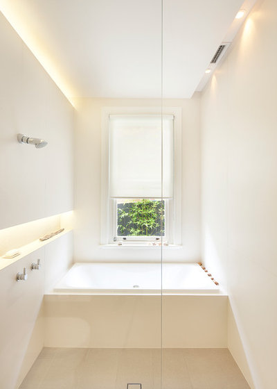Contemporary Bathroom by Corben Architects