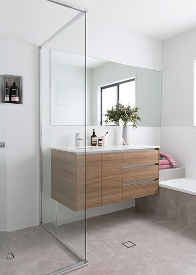 Scandinavian Bathroom by Meraki Home Design