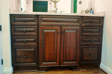 Example of a classic bathroom design in Louisville