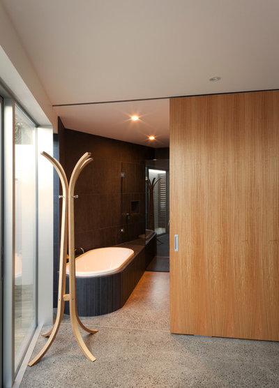 Modern Bathroom by Lifemark