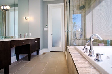 Bathroom - contemporary bathroom idea in Ottawa